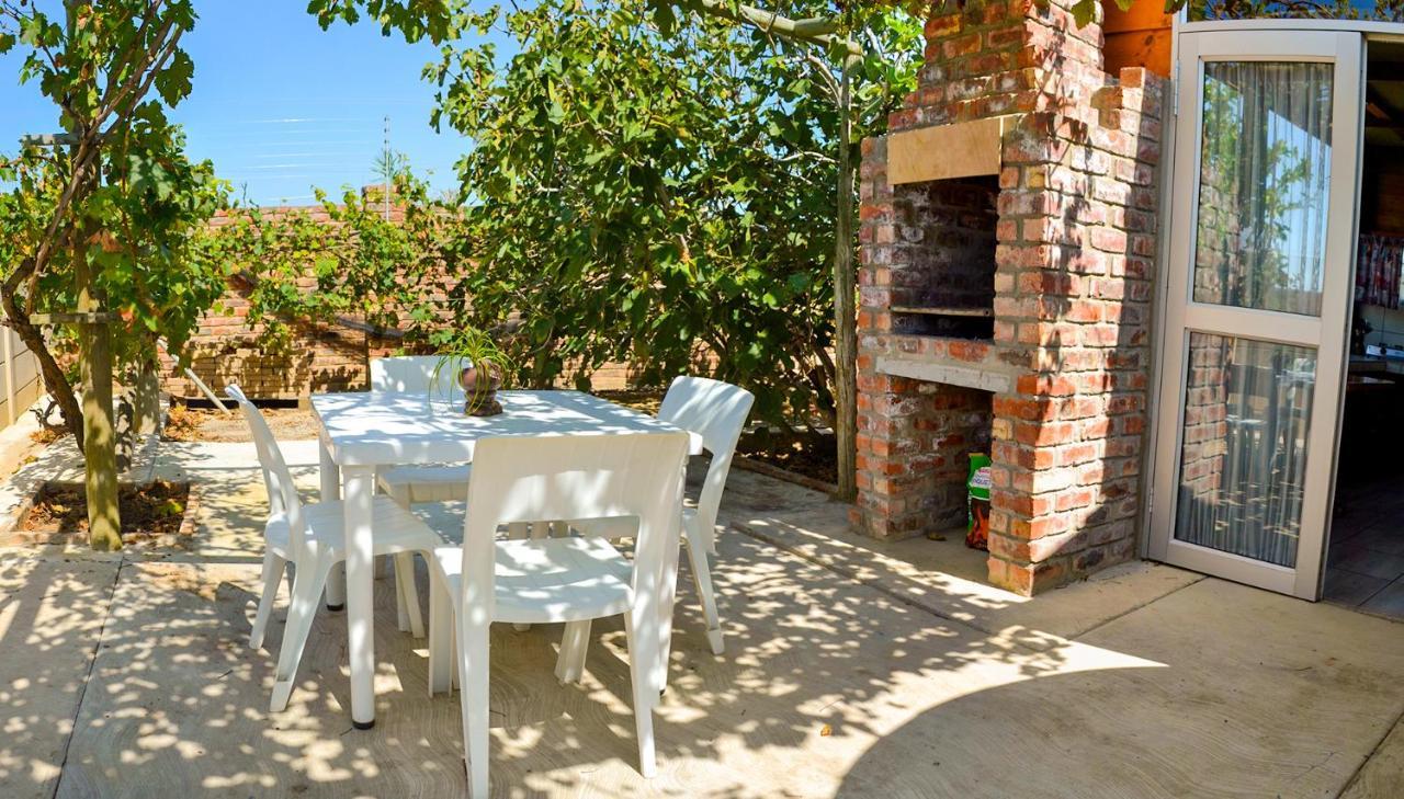 Palm Cottage - Colchester - 5Km From Elephant Park Exterior photo